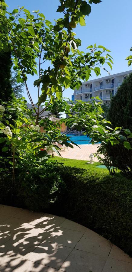 Apartment With Green Terrace Burgas City Eksteriør billede