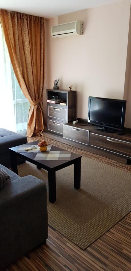 Apartment With Green Terrace Burgas City Eksteriør billede